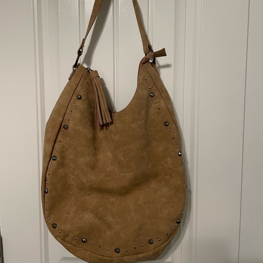 Maurice’s brand hobo style purse…great condition!!
